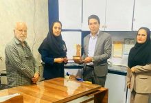 سیده کبری حسینی معلم نمونه گناوه شد